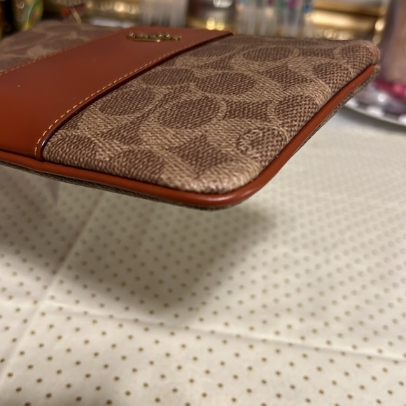 NWT COACH Coated canvas large wristlet with solid trim & strap - Picture 4 of 6